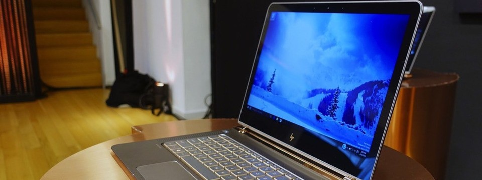 HP debutează în lumea celor mai subțiri laptopuri