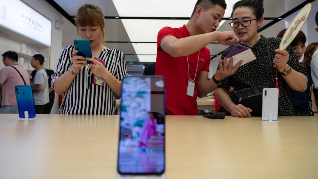 Huawei lansează un nou smartphone, fără servicii Google