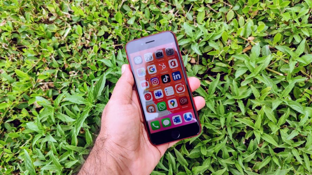 Cum să-ți protejezi telefonul în zilele călduroase de vară